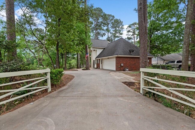 Building Photo - 14151 Buckingham Ln