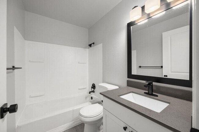 Interior Photo - Bridgeport Square
