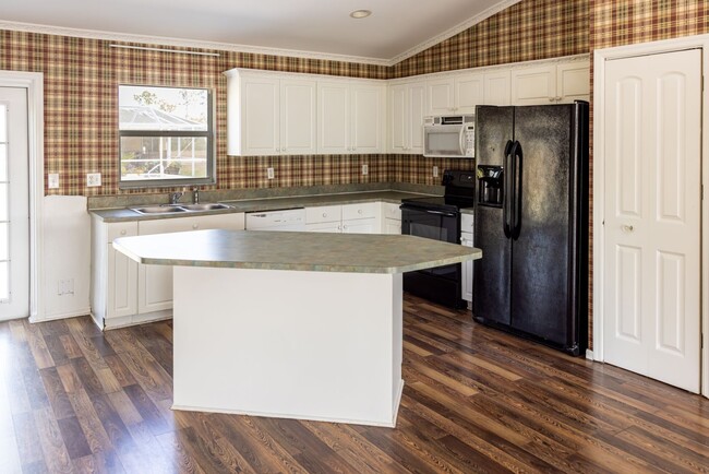 Building Photo - SFH Cape Coral 2301