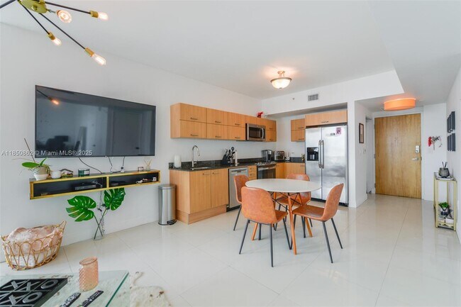 Building Photo - 350 S Miami Ave