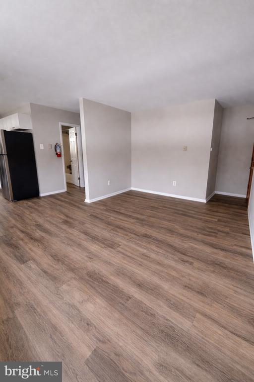 Building Photo - 14 Girard Rd S