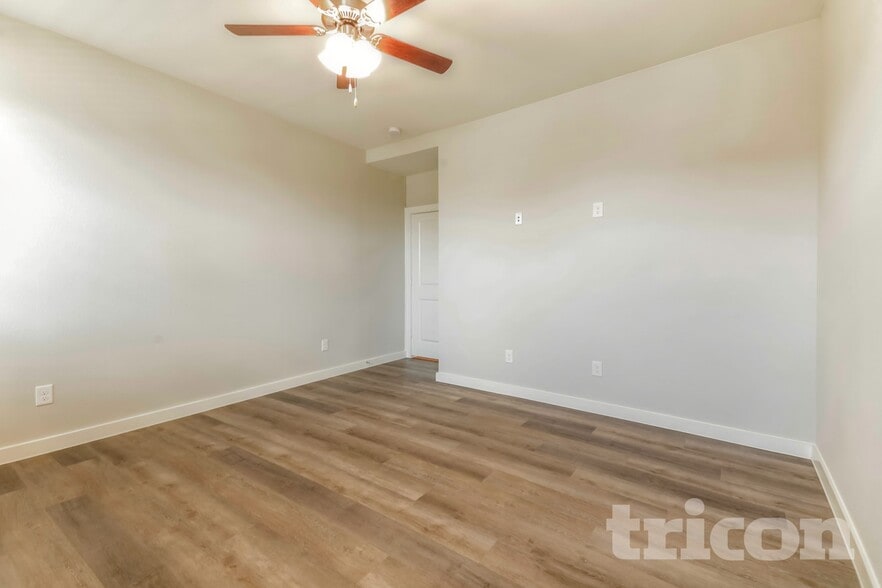 Building Photo - 2525 Perkinsview Pl