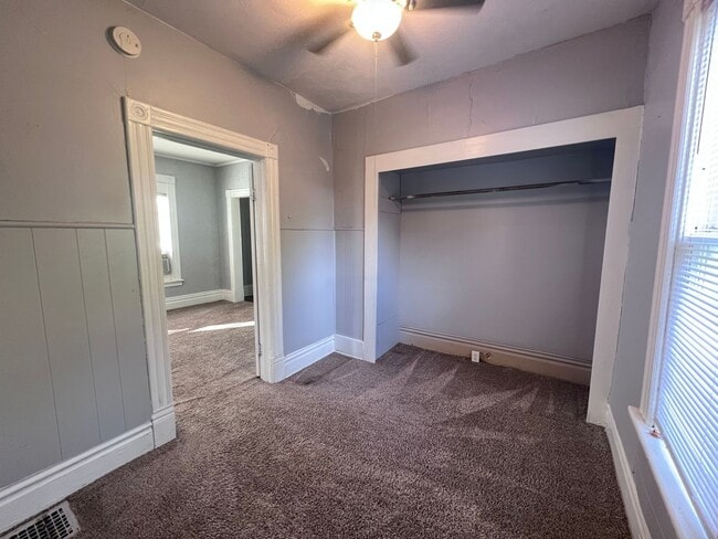 Building Photo - Cute 3 Bedroom home close to medical mile
