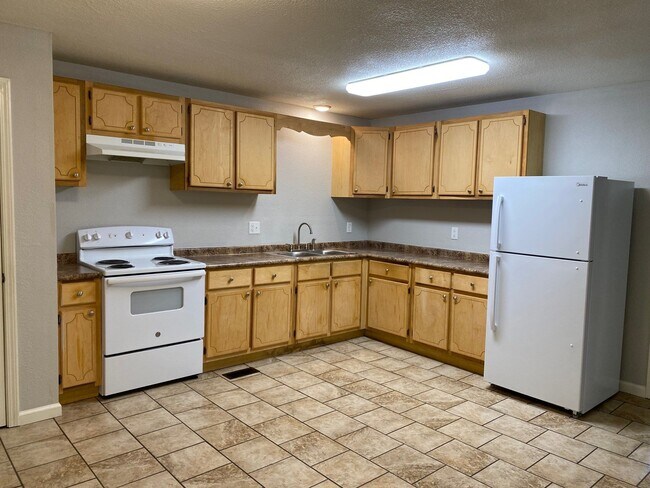 Building Photo - 259 Melwood St