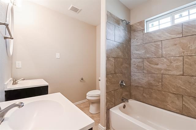 Building Photo - 629 Green Mound Dr