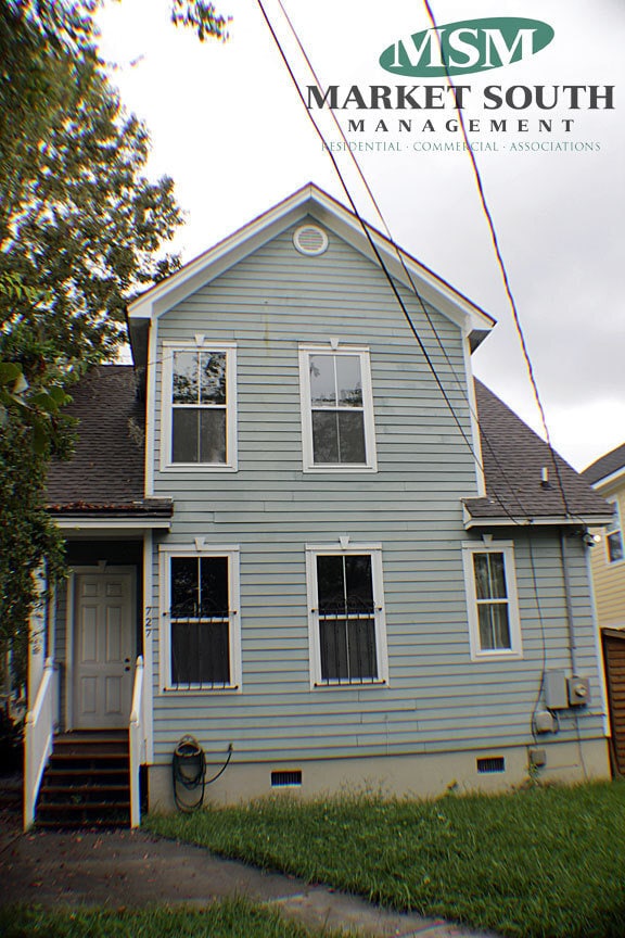Building Photo - DOWNTOWN EAST HENRY WITH OFF STREET PARKING!