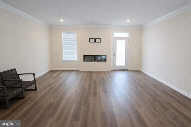 Building Photo - 210 Southwind Dr