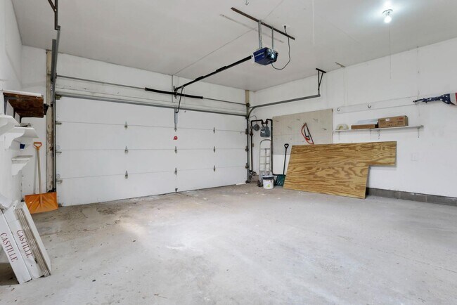 Building Photo - 3114 Kingswood Dr