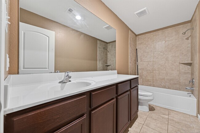 Building Photo - 22615 Harrington Field Dr