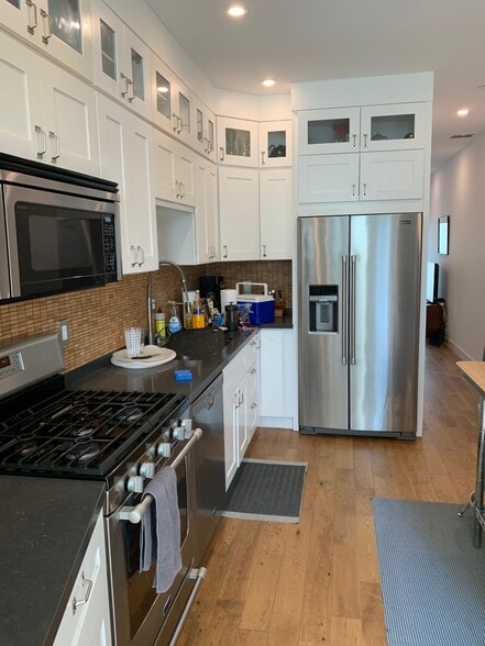 kitchen - 3310 1/2 S Durango Ave