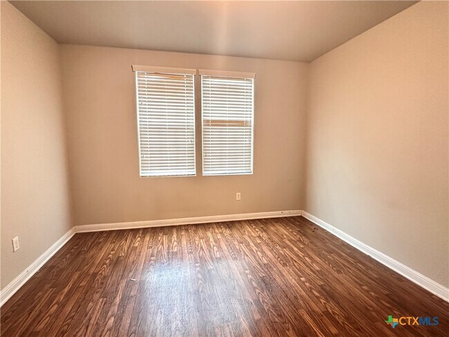 Building Photo - 264 Trestle Tree