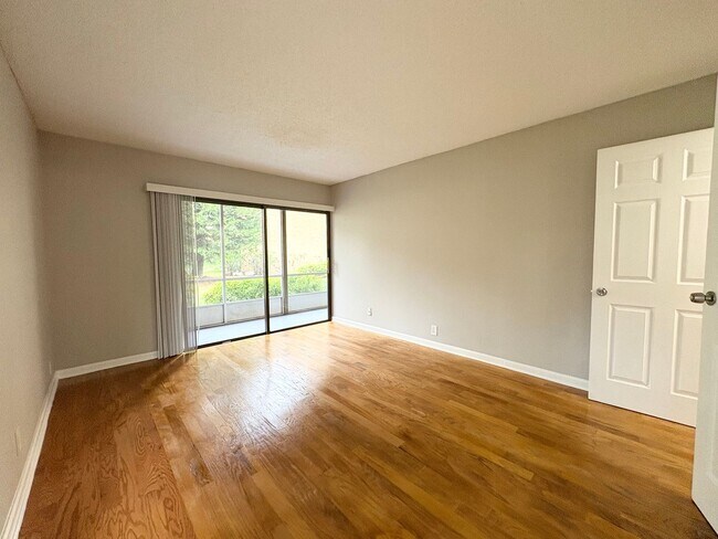 Building Photo - Gorgeous 1/1 Condo in Winter Springs ~ Upd...