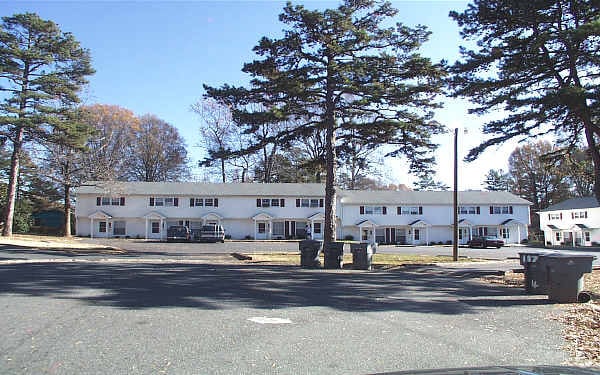 Building Photo - Wallace Townhomes