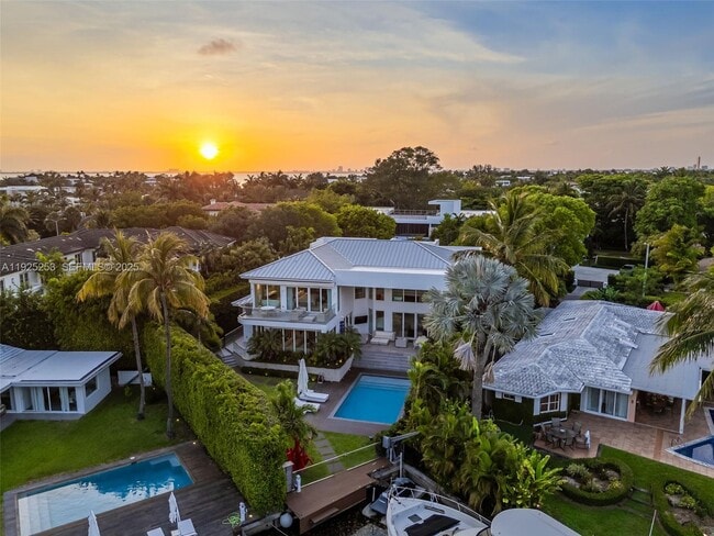 Building Photo - 420 Island Dr