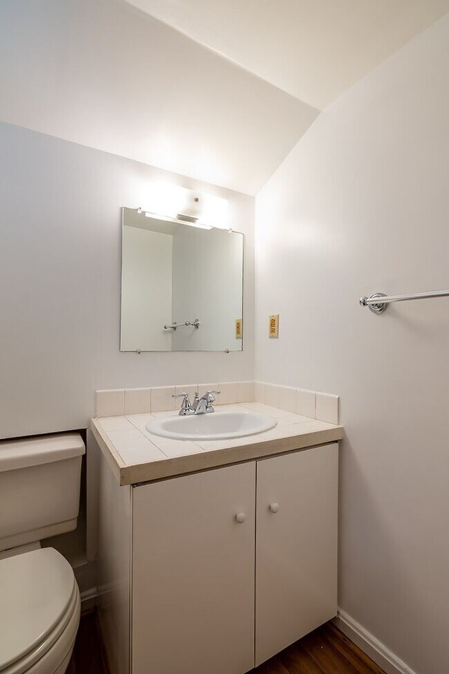 Building Photo - MUST SEE! Cozy Corner Cape in Chevy Chase is Move-in Ready!