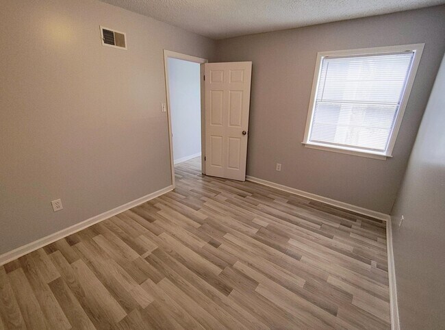 Building Photo - 6439 Kirby Trees Dr