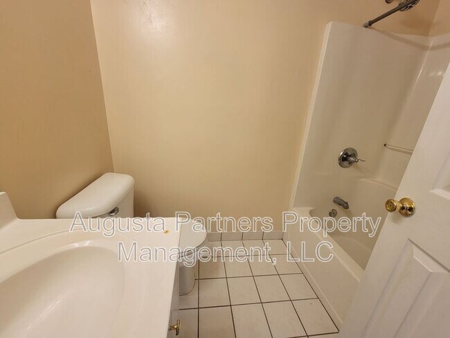 Building Photo - 1063 Waltons Pass