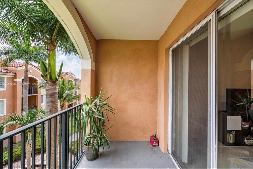 Building Photo - 6851 SW 44th St