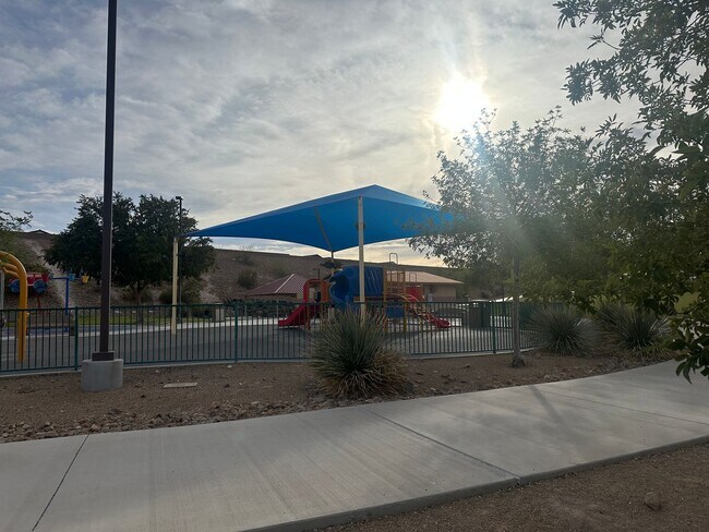 Building Photo - Henderson!!! Community: Cadence!! 4 Bedrooms!!! Bed & Full bath downstairs!! Loft/computer area u...