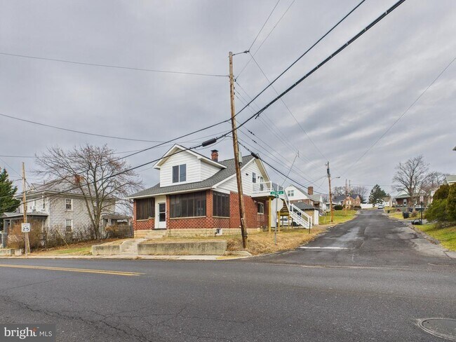 Building Photo - 820 E Oldtown Rd