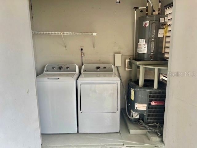 Building Photo - 4002 Versailles Dr