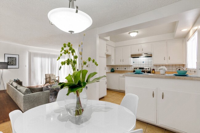 Building Photo - Nordhoff Apartments