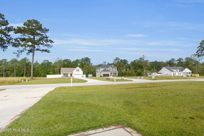 Building Photo - 174 Finch Ln
