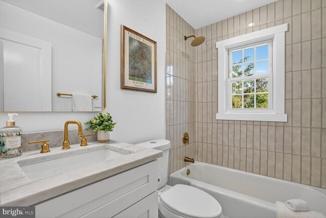 Building Photo - 8915 Sylvania St