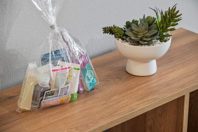 Building Photo - 1054 Lotus Cove Ct