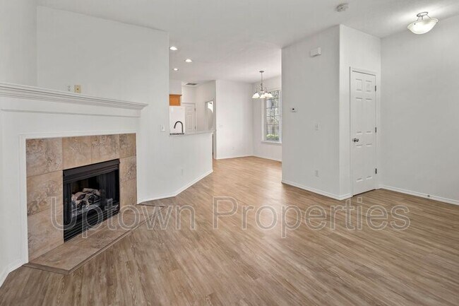 Building Photo - 1611 SW San Mateo Terrace