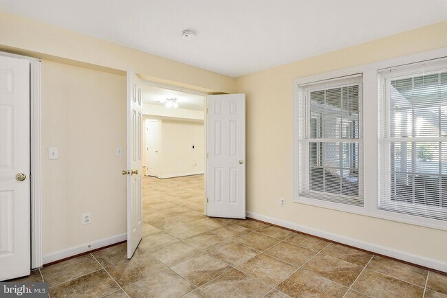 Building Photo - 4481 Shady Point Pl