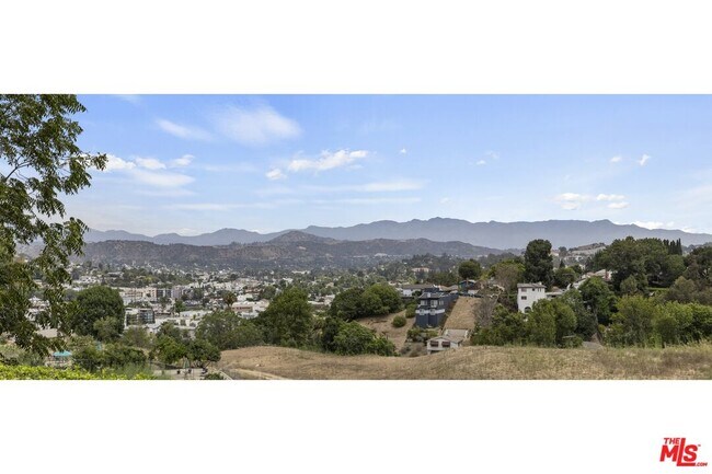 Building Photo - 3582 Verdugo Vista Terrace
