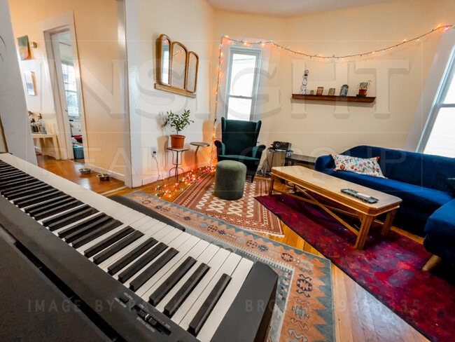 Building Photo - 18 Egleston St