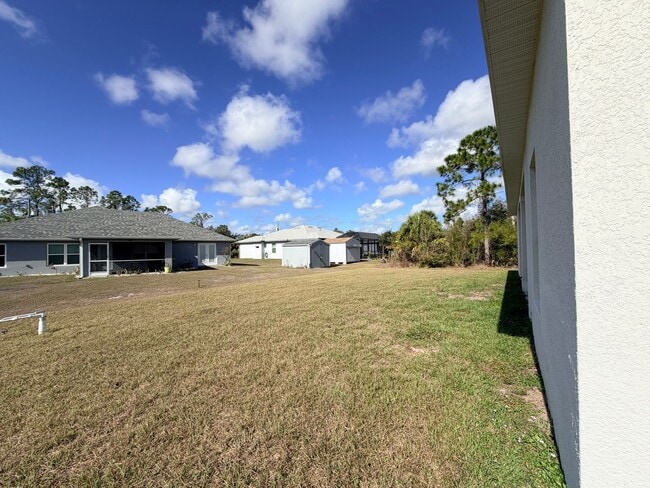 Building Photo - 3 bedrooms and 2 baths! FRESHLY RENOVATED!