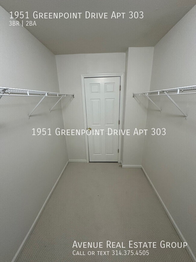 Building Photo - Bright 3-Bed Condo with Modern Updates & P...