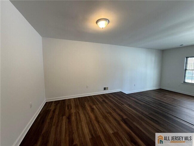 Building Photo - 123 Aspen Dr