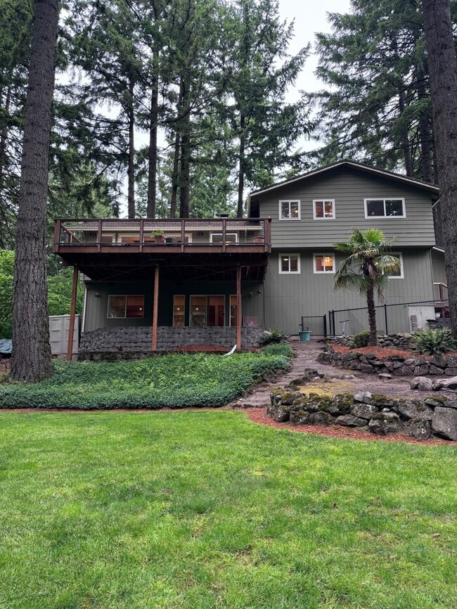 Building Photo - Spacious 4 Bed Home Backing to Private Woodland Trails! Finished Basement, Large Deck, Office, Pe...