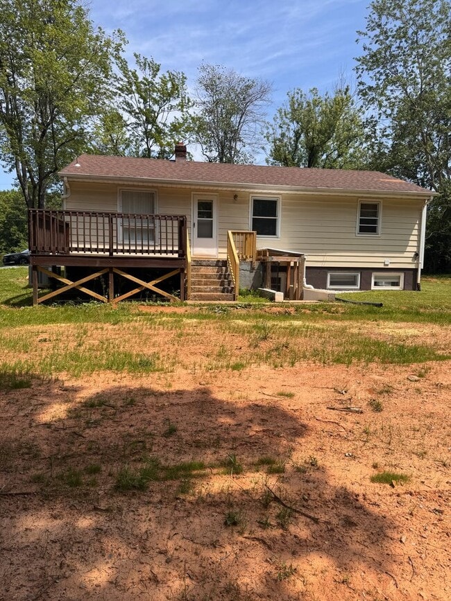 Building Photo - 4 Bedroom || 2 Bathroom Single Family Home
