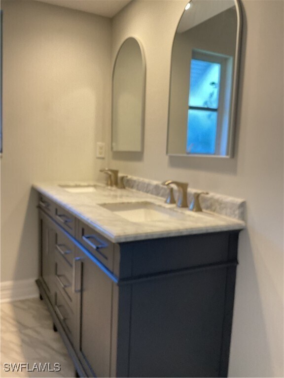 Building Photo - 4587 Flamingo Dr