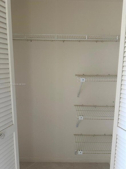 Building Photo - 12524 Shoreline Dr
