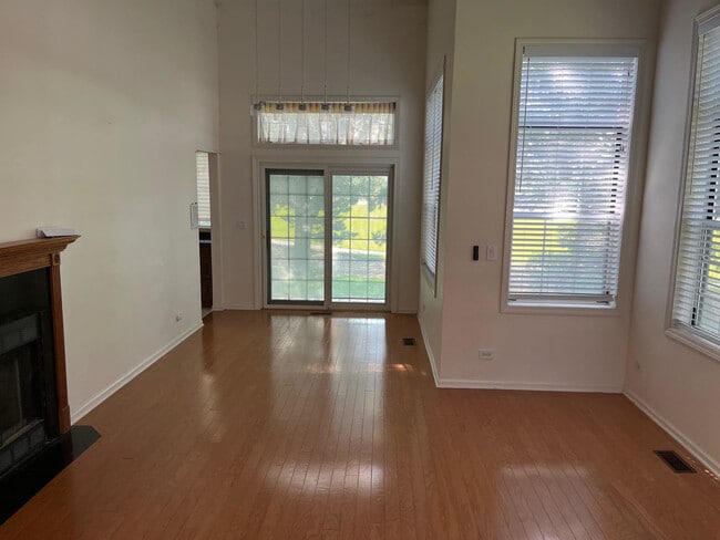 Building Photo - 1274 S Parkside Dr