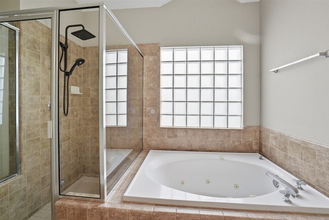 Building Photo - 3736 Main Plaza Dr