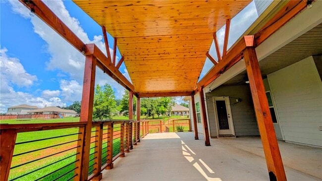 Building Photo - 6055 Creekside View Ln
