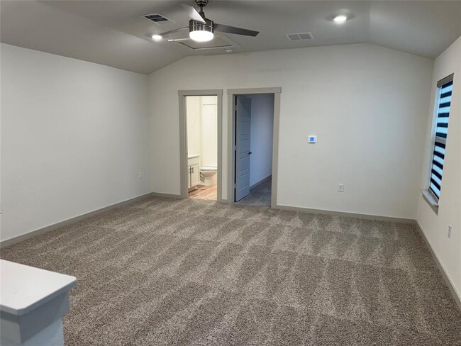Building Photo - 14012 Zuhause Dr