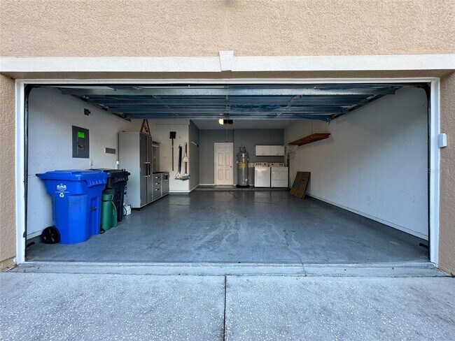 Building Photo - 16305 Fairford Palms Ct