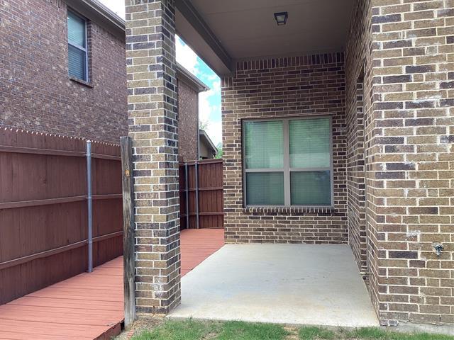 Building Photo - 1704 Hickory Chase Cir