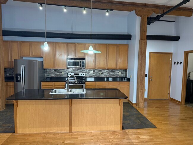 Building Photo - 720 S Marquette St