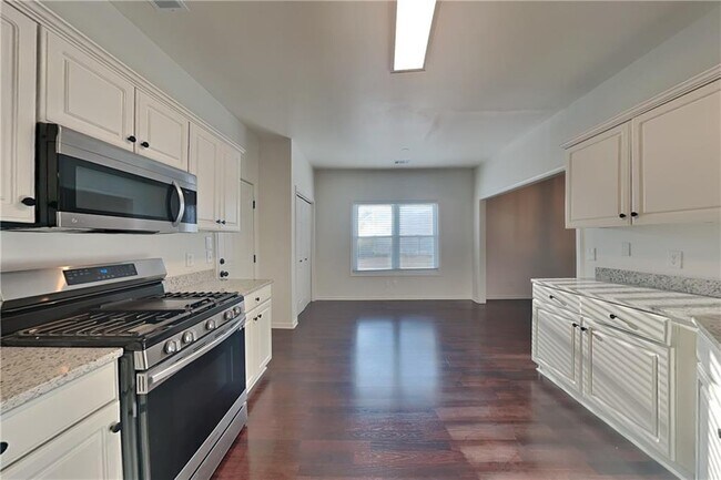 Building Photo - 3070 Serenade Ct