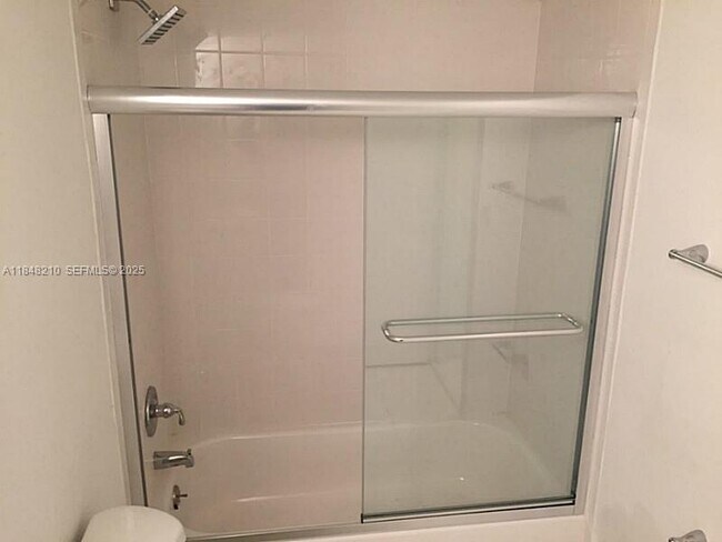 Building Photo - 9143 SW 77th Ave