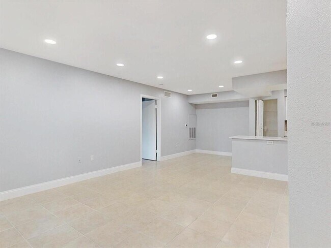 Building Photo - 3032 Parkway Blvd